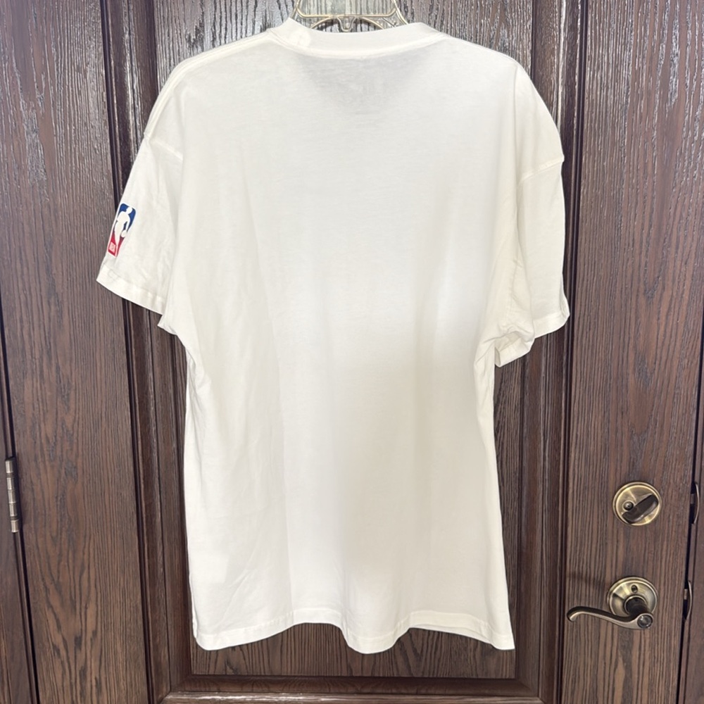 NIKE Philadelphia 76ers Courtside Statement Edition Men's T-Shirt - Loose Fit- L - Picture 6 of 10